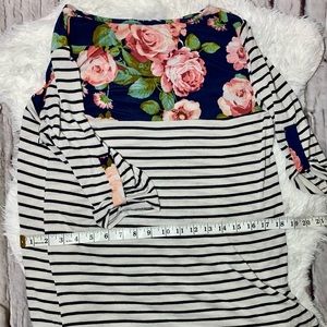 Boutique Stretchy Floral Blouse